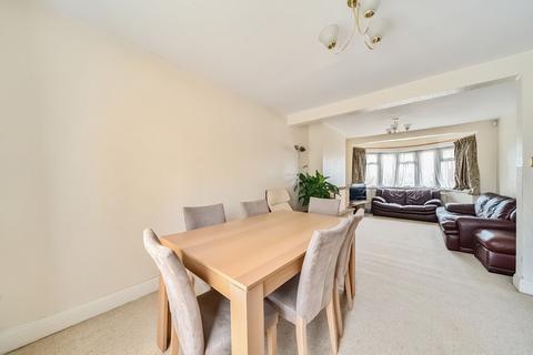 8 Warden Avenue, Harrow, HA2 9LW