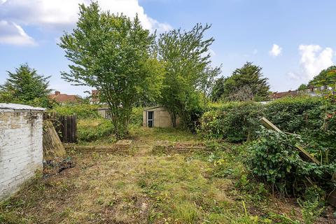 8 Warden Avenue, Harrow, HA2 9LW