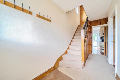 8 Warden Avenue, Harrow, HA2 9LW