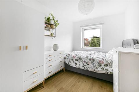 2 bedroom apartment for sale, Scott Avenue, London, SW15