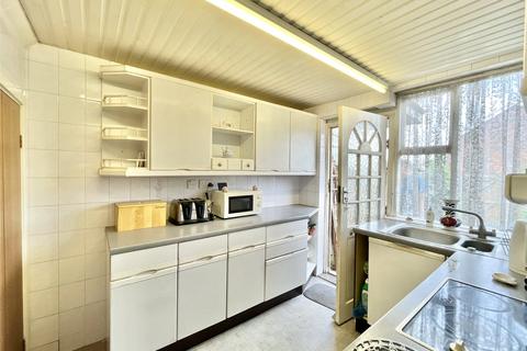 3 bedroom terraced house for sale, Church Street, Dunston, NE11