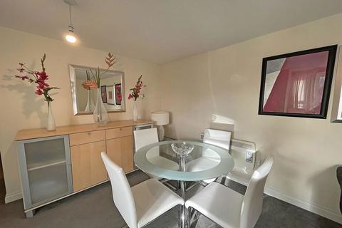 2 bedroom flat for sale, Birch Meadow Close, Warwick, Warwickshire, CV34 4TZ