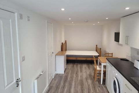1 bedroom in a house share to rent, Chestnut Avenue