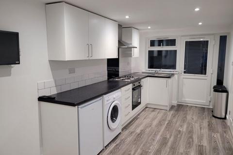 undefined, 1 Chestnut Avenue