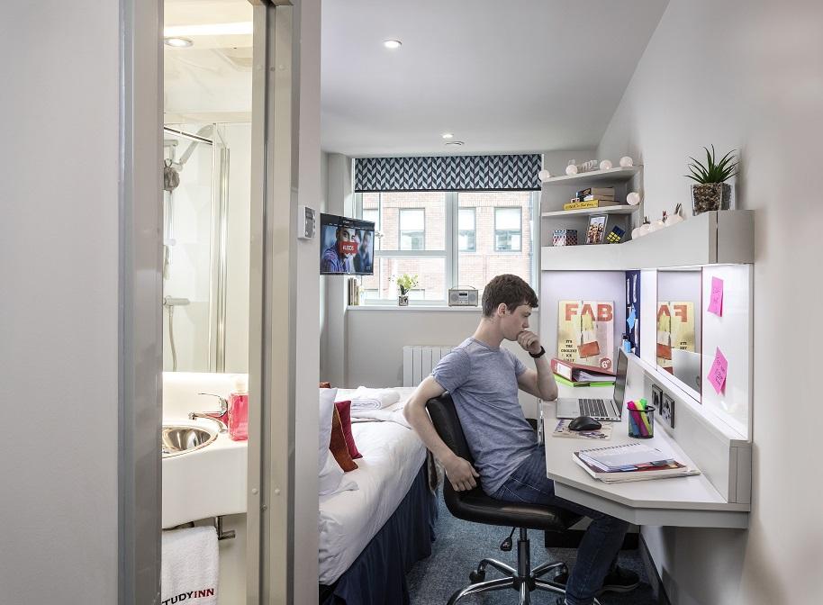 Platinum APT (2).jpg