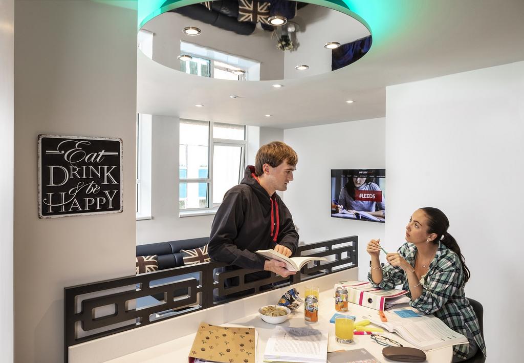 Shared kitchen (4).jpg