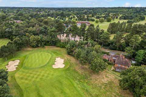 Tanglewood Park Road, Stoke Poges, Slough, SL2 4PJ
