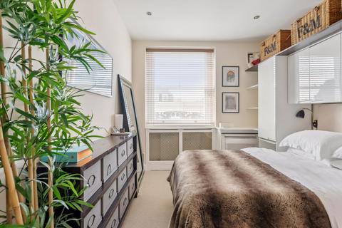 2 bedroom flat to rent, Queen's Gate, South Kensington, London, SW7