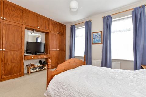 51 Whalebone Grove, Romford, RM6 6BT