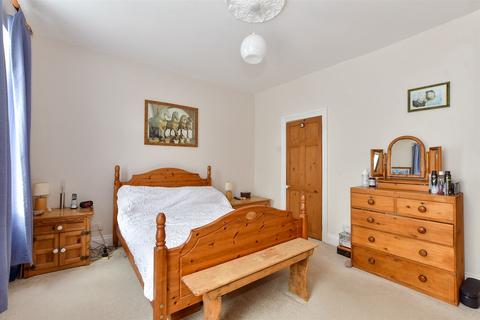 51 Whalebone Grove, Romford, RM6 6BT