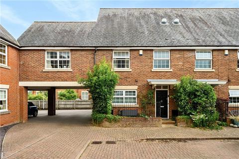 4 bedroom link detached house for sale, Bernardines Way, Buckinghamshire MK18