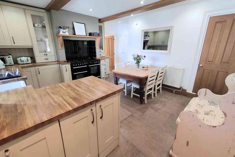 2 bedroom cottage for sale, Brighouse & Denholme Gate Road, Halifax HX3