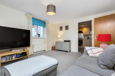 2 bedroom flat for sale, 5/8 Allanfield Place, Leith, EH7 5AJ