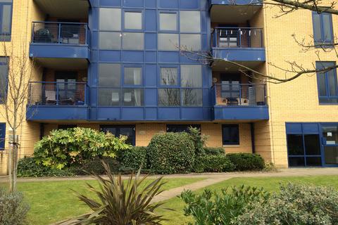 2 bedroom flat for sale, Canute Road, Southampton SO14