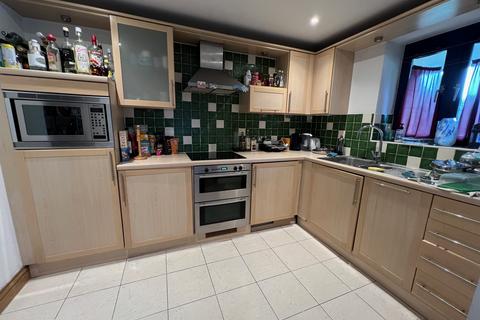 2 bedroom flat for sale, Canute Road, Southampton SO14