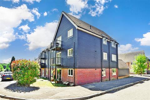 2 bedroom ground floor flat for sale, Oddstones, Codmore Hill, Pulborough, West Sussex