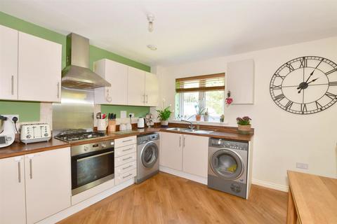 2 bedroom ground floor flat for sale, Oddstones, Codmore Hill, Pulborough, West Sussex