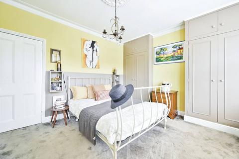 60 Whellock Road, London, W4 1DZ