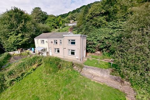 29 Clees Lane, Ystalyfera, Swansea, SA9 2BX