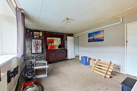 29 Clees Lane, Ystalyfera, Swansea, SA9 2BX