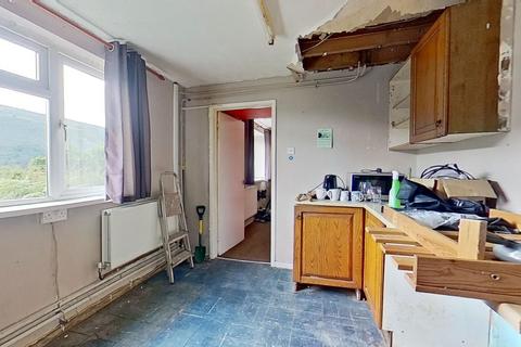 29 Clees Lane, Ystalyfera, Swansea, SA9 2BX