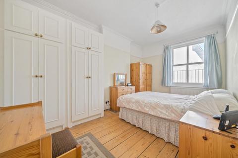 2 bedroom flat for sale, Kensington Court, Kensington