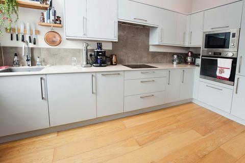 2 bedroom flat to rent, The Royal, Wilton Street, Salford, M3