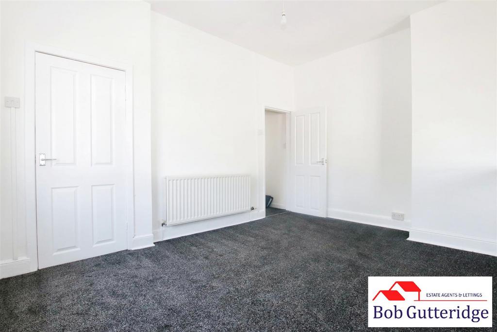 Open plan fitted kitchen/lounge diner