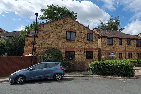 1 bedroom apartment for sale, Larkham Close, Feltham