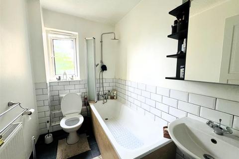 18 Larkham Close, Feltham, TW13 4QN