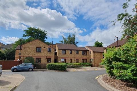 18 Larkham Close, Feltham, TW13 4QN