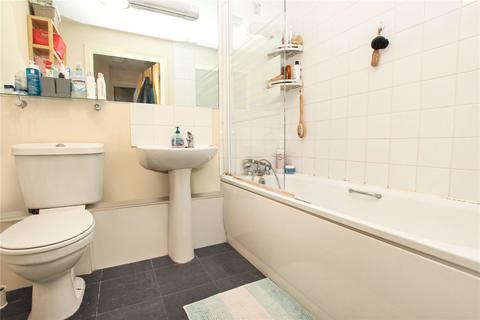 2 bedroom flat for sale, Plumstead Road, London, SE18