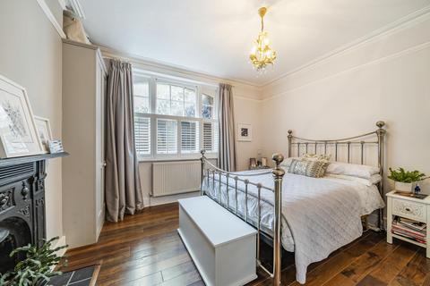 2 bedroom flat for sale, Queens Club Gardens, Barons Court