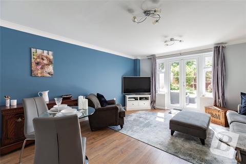 55 Quarry Close, Gravesend, DA11 0GA