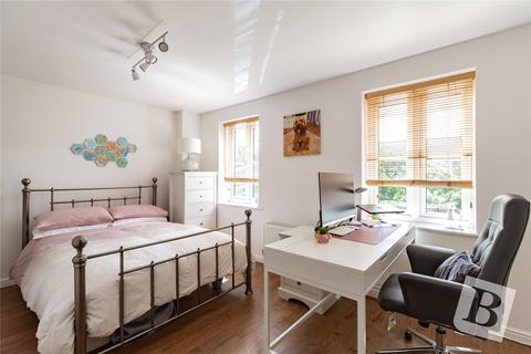 55 Quarry Close, Gravesend, DA11 0GA