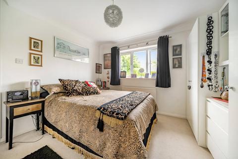 20 Collier Way, Guildford, GU4 7YA