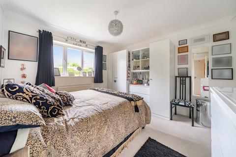 20 Collier Way, Guildford, GU4 7YA
