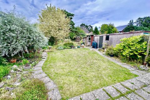 2 bedroom detached bungalow for sale, Firgrove Road, Whitehill GU35