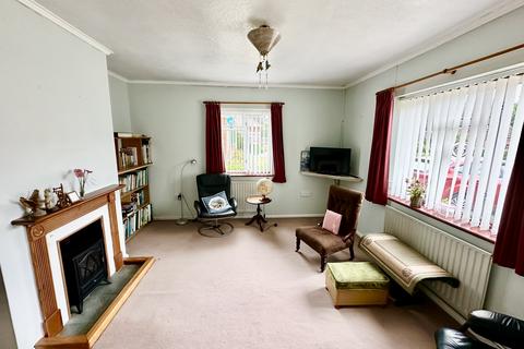 2 bedroom detached bungalow for sale, Firgrove Road, Whitehill GU35