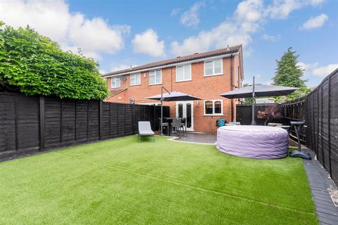10 Henley Deane, Northfleet, Gravesend, DA11 8SX