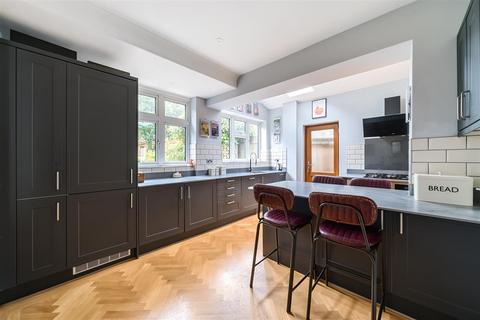 4 bedroom semi-detached house for sale, Villiers Avenue, Surbiton