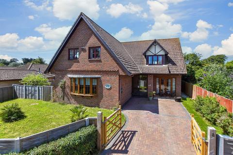 4 bedroom detached house for sale, Farthings Way, Totland Bay, Isle of Wight