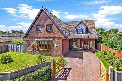 4 bedroom detached house for sale, Farthings Way, Totland Bay, Isle of Wight