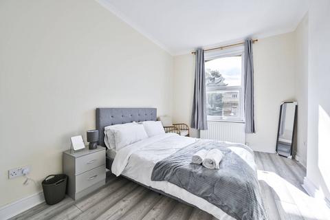 5 bedroom flat to rent, Kew Bridge Road, Kew Bridge, Brentford, TW8