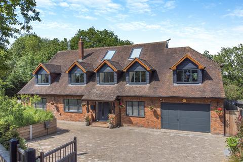 6 bedroom detached house to rent, New Park Road, Newgate Street, Hertford, Hertfordshire, SG13