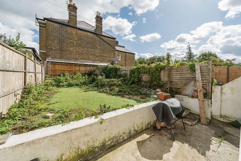 15 Beechfield Road, London, SE6 4NG