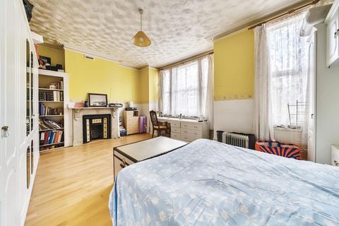 15 Beechfield Road, London, SE6 4NG
