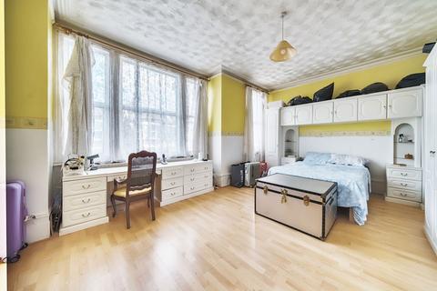15 Beechfield Road, London, SE6 4NG