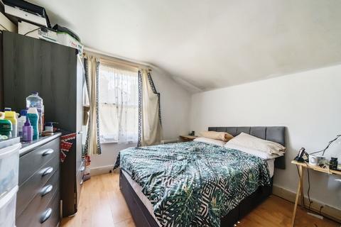 15 Beechfield Road, London, SE6 4NG