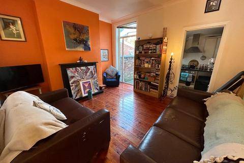 12 Burdith Avenue, Manchester, M14 7HX